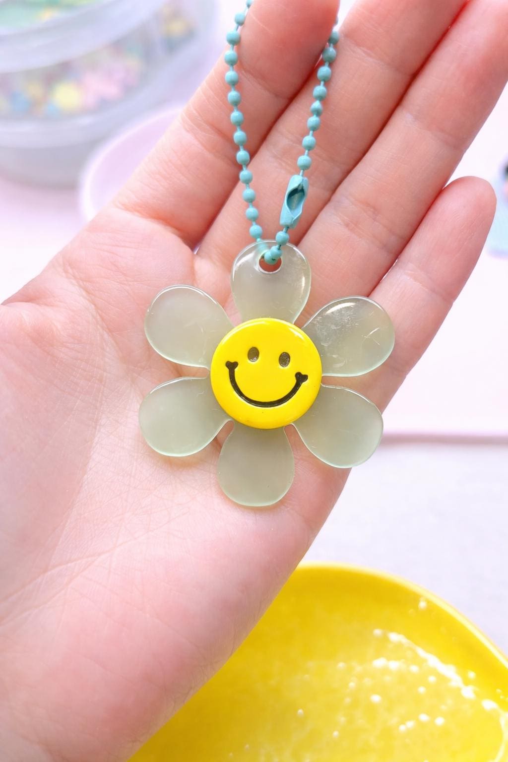 Adorable cute Smile smiley face flower Bag charms / Key chain
