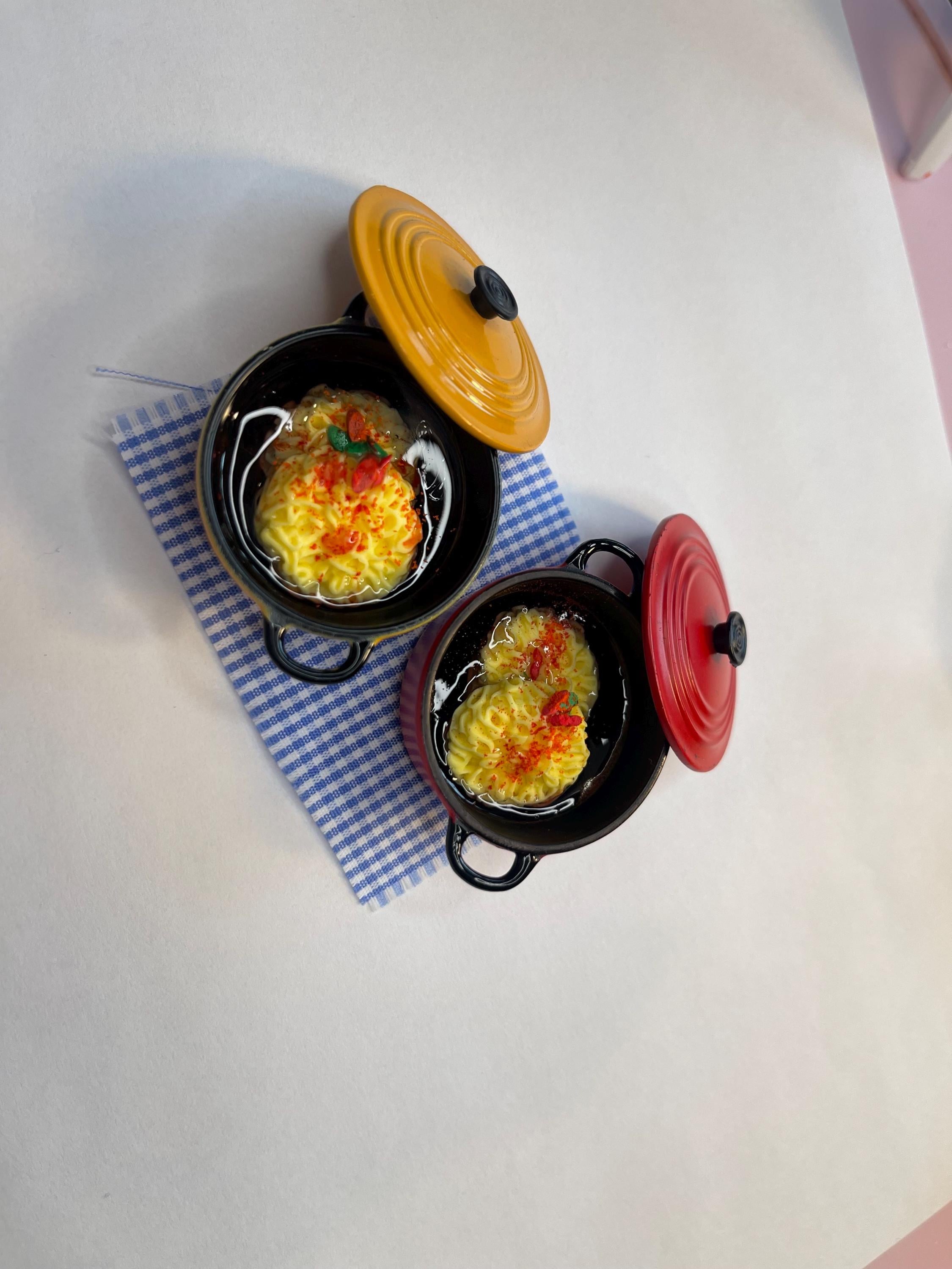 Korean Pot Ramen miniature art Magnet: K-Food Fridge Magnets Red pot or Yellow pot