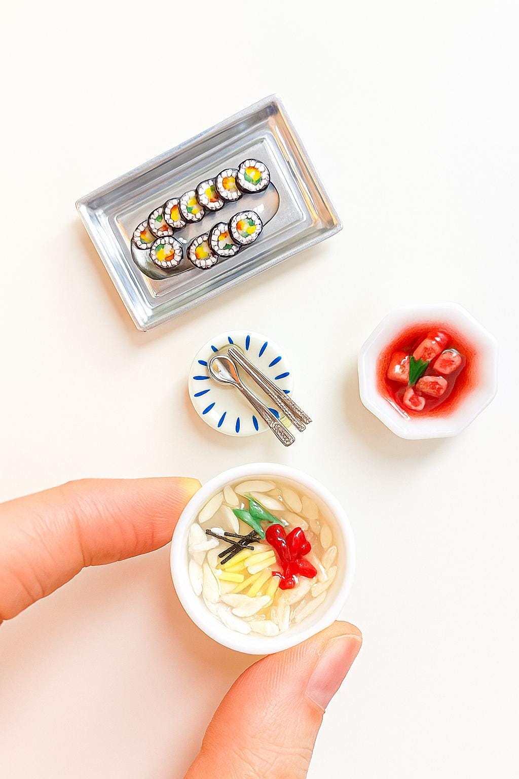 Korean food dduck-kook, Kimbob, kkacduki small tiny Miniature Fridge Magnets Set of 4 귀여운 한국음식 냉장고 자석
