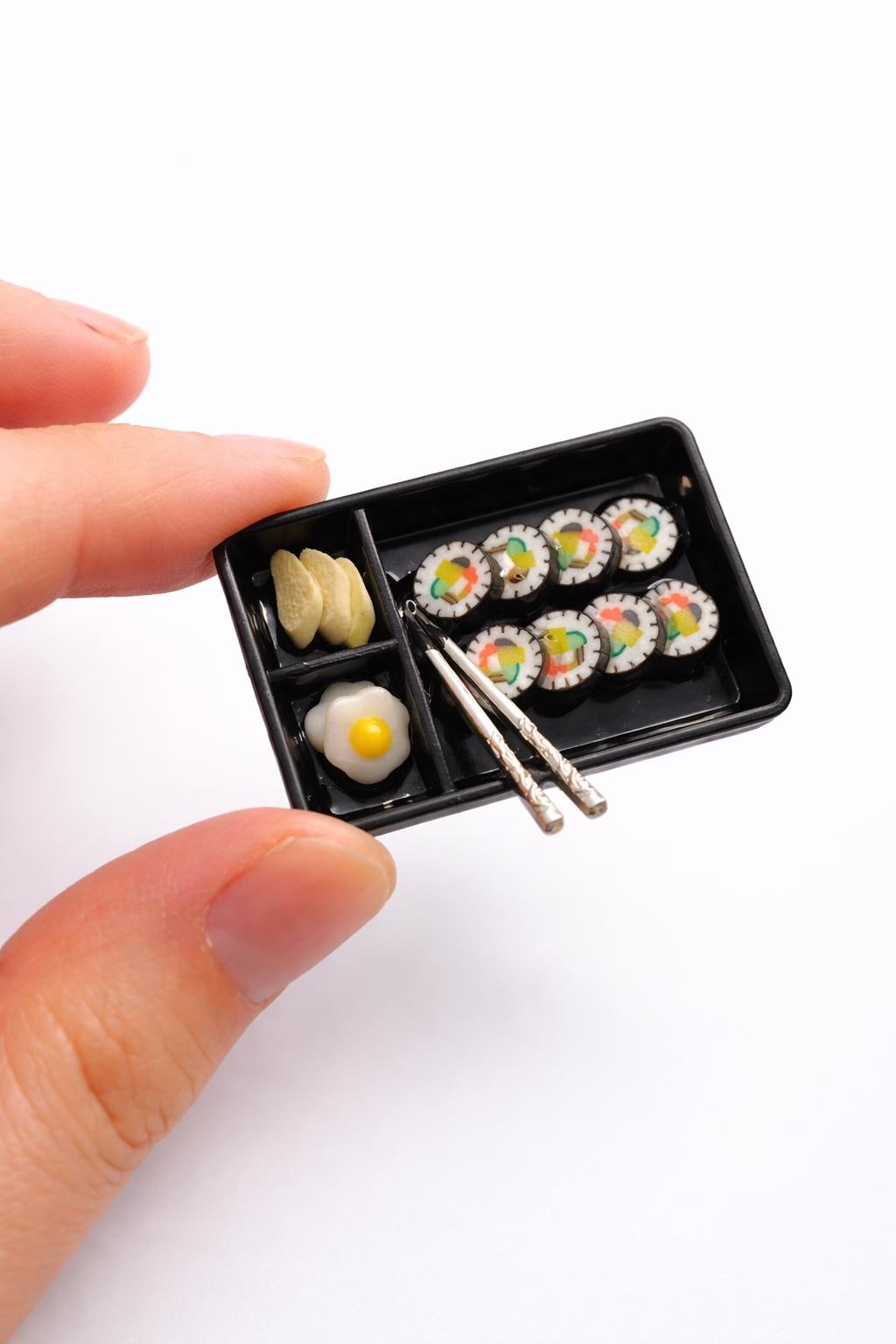 Korean food Kimbap Snack with chopsticks miniature art Magnet Set: K-Food Fridge Magnet 김밥과 단무지 자석